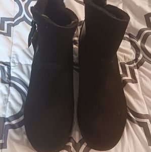 Womens bear paw sued boots new size 9